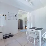 Апартаменты Wake Brwinow